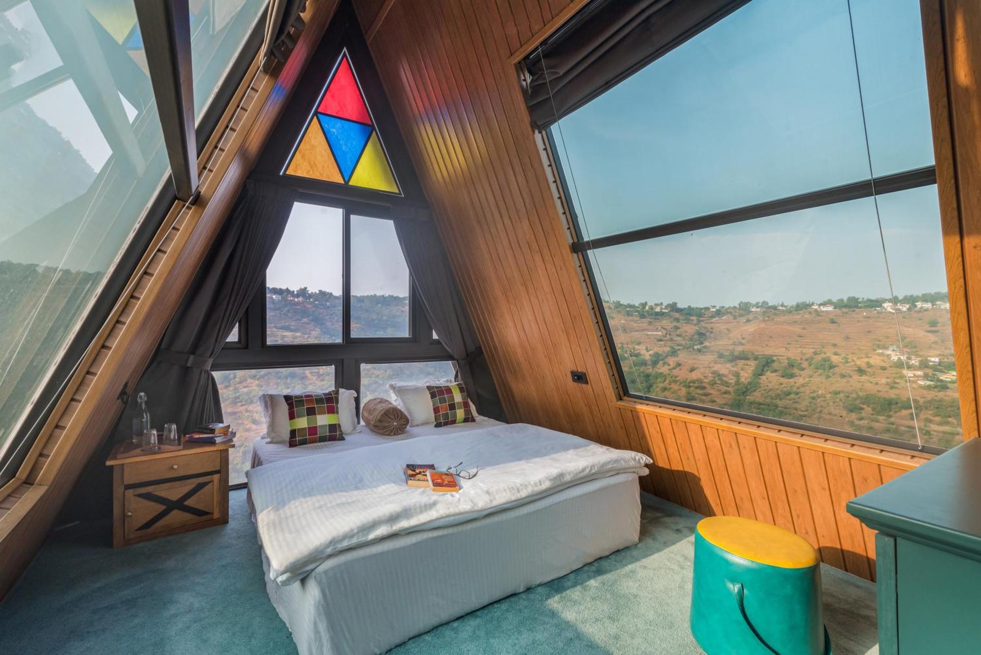 Saffronstays A Vantage, Panchgani - A Pyramid Shaped Unique Luxury Villa With Infinity Valley Views Exterior foto