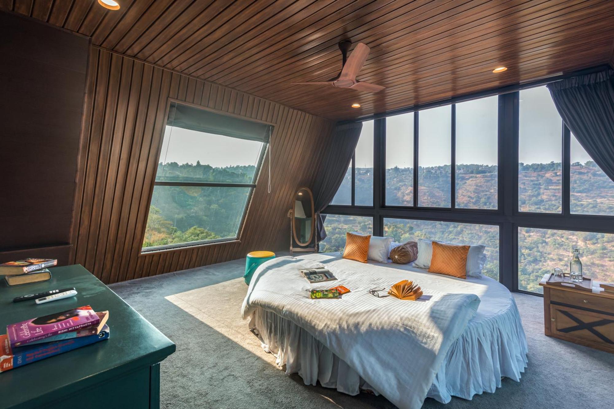 Saffronstays A Vantage, Panchgani - A Pyramid Shaped Unique Luxury Villa With Infinity Valley Views Exterior foto